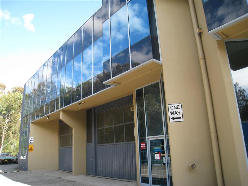 MODERN COMMERCIAL OFFICE WAREHOUSE Picture 1