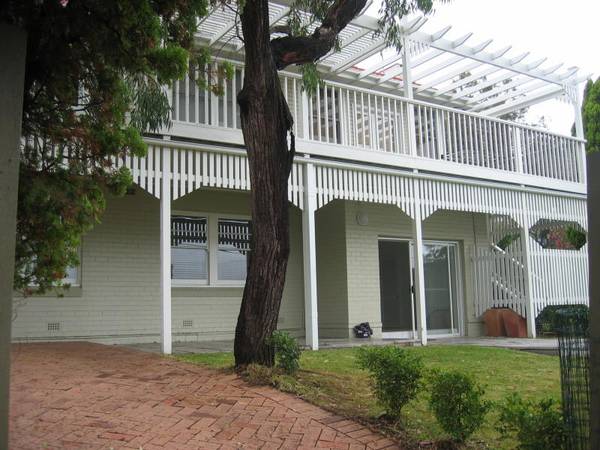 3 BEDROOM BEACH DUPLEX Picture 1