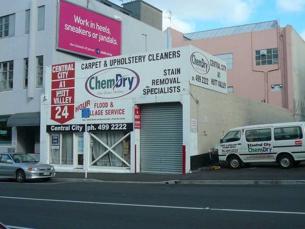 TE ARO WAREHOUSE FOR LEASE Picture
