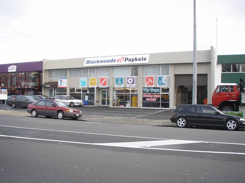 MODERN INVESTMENT BUILDING - Lower Hutt YIELDS 8% NETT ON PRICE $1,780,000 INCREASING TO 9.25% NETT ON $600,000 CASH EQU Picture 1