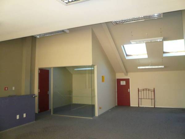 OFFICE / SHOWROOM / RETAIL FOR LEASE Picture 3
