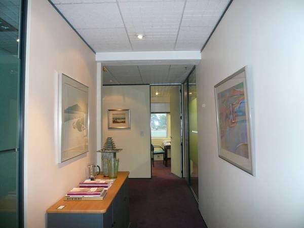 130m2 PARTITIONED OFFICE SUITE NEAR PARLIAMENT Picture 130m2 PARTITIONED OFFICE SUITE NEAR PARLIAMENT Picture