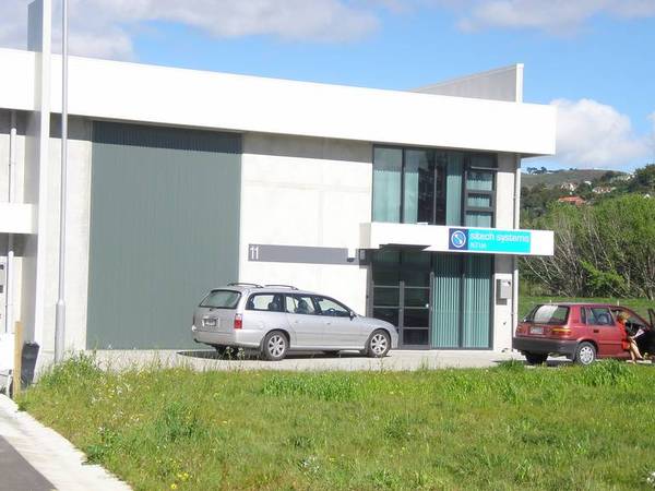 A WELL LEASED COMMERCIAL INVESTMENT IN THE AVALON BUSINESS PARK Picture 3