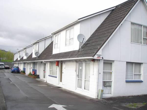 15 RESIDENTIAL UNITS EACH ON UNIT TITLE Picture 2