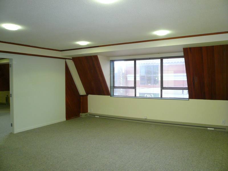 THORNDON OFFICE FLOOR WITH CARPARKING Picture 2