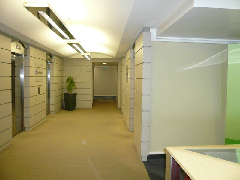 QUALITY TERRACE OFFICE ACCOMODATION Picture 2