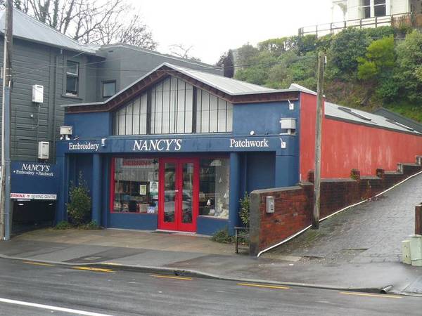 160m2 RETAIL WITH GREAT VISIBILITY AND COURTYARD AT FRONT Picture 1