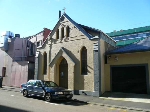 AN OUTSTANDING SITE, FOR COMMERCIAL OR RESIDENTIAL DEVELOPMENT CLOSE TO COURTENAY PLACE Picture 3