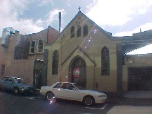 DRIVE IN FROM/TO VIVIAN STREET Picture 1