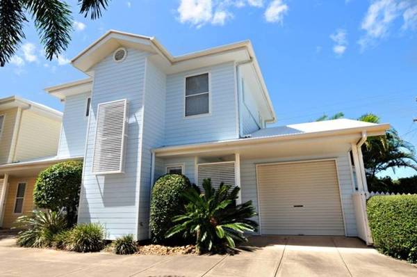 OWNER INSTRUCTS IMMEDIATE SALE BY AUCTION ON SITE 21st SEPTEMBER 2008 Picture 1