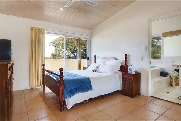 Spacious & positioned perfectly in Sunshine Beach without the big price tag!!!!!! Picture 3
