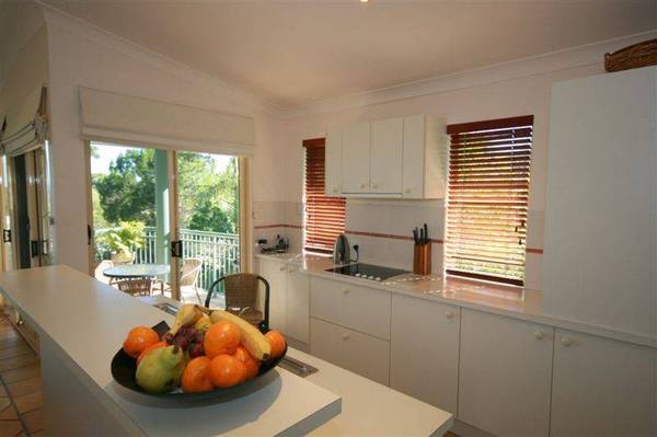 Hastings Street , The Junction & Beach only a short stroll away Picture 2