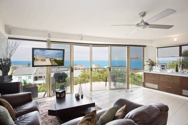 Penthouse Style Apartment - Private Roof Terrace - Sensational Ocean Views Picture 2