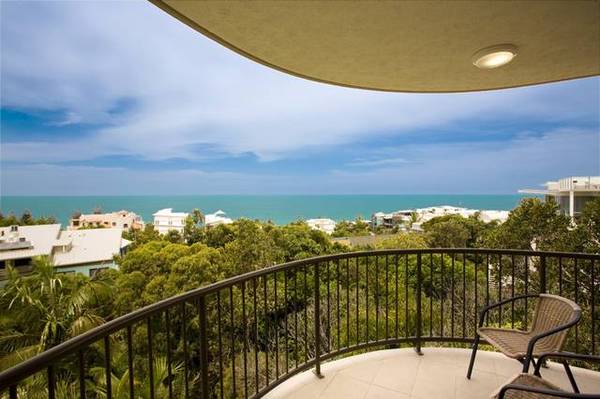 Penthouse Style Apartment - Private Roof Terrace - Sensational Ocean Views Picture 3