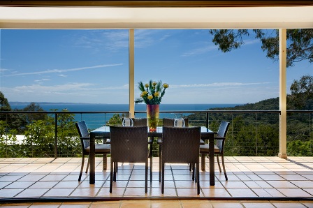 STUNNING NORTH SHORE VIEWS FROM BALCONY Picture 1