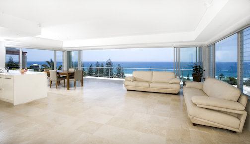 CONTEMPORARY DESIGNED BEACHSIDE PENTHOUSE Picture 3