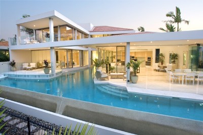 Noosa's Most Prestigious Golf & Lake Front Property Picture