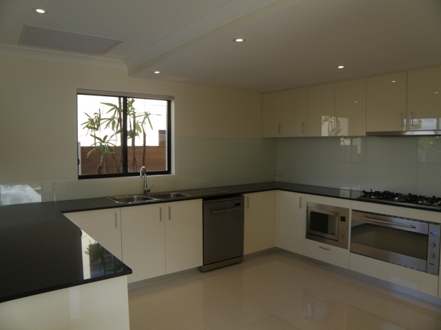 Brand new stylish home in Noosa Springs!! Picture 1