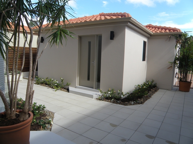 Brand new stylish home in Noosa Springs!! Picture 3