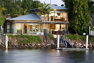 BEST POSITION ON THE NOOSA RIVER Picture 1
