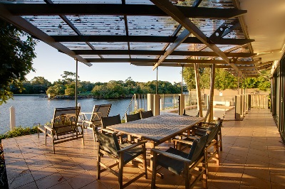 BEST POSITION ON THE NOOSA RIVER Picture 2