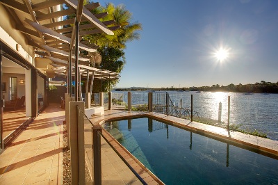 BEST POSITION ON THE NOOSA RIVER Picture 3