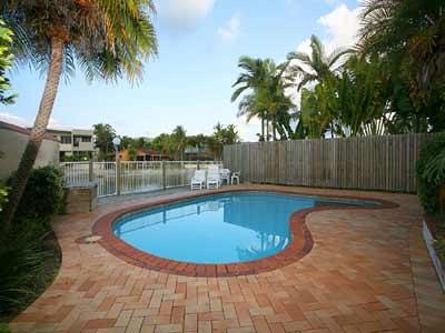 U2 Peza Gardens - Canal Frontage Picture