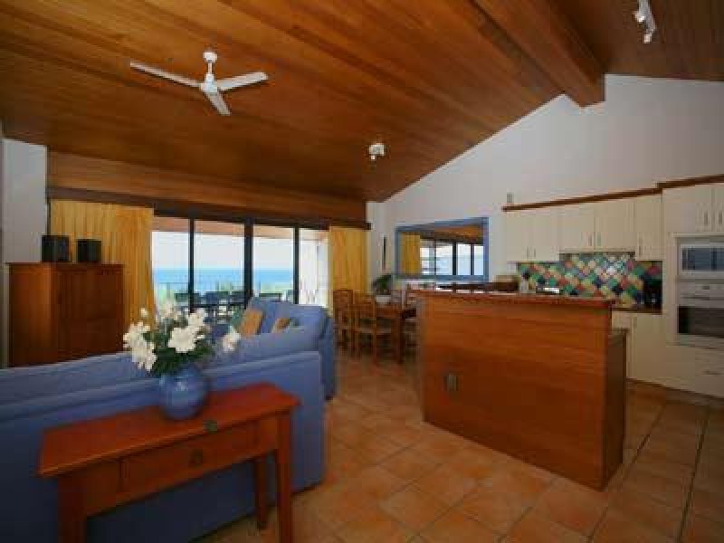 U1 Colonades - Crank St Picture