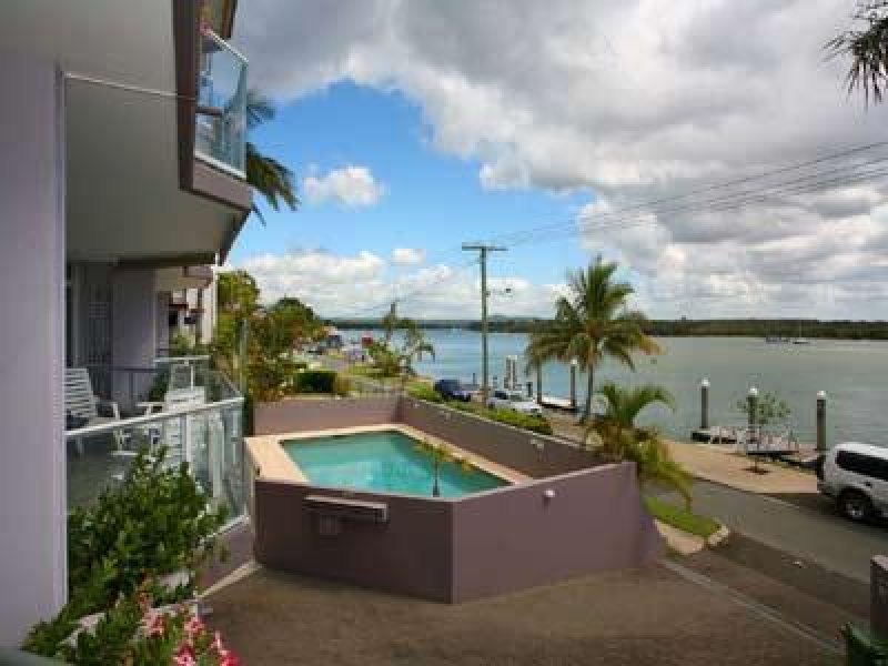 U3 Noosa Moorings - Quality Riverfront Unit Picture 1