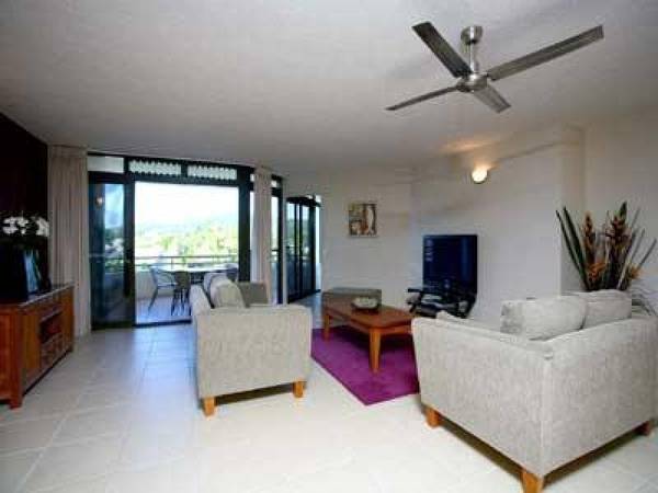 Pisces - River Front Apartment Picture 3