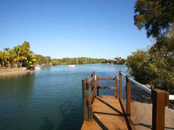 Pisces - River Front Apartment Picture 1