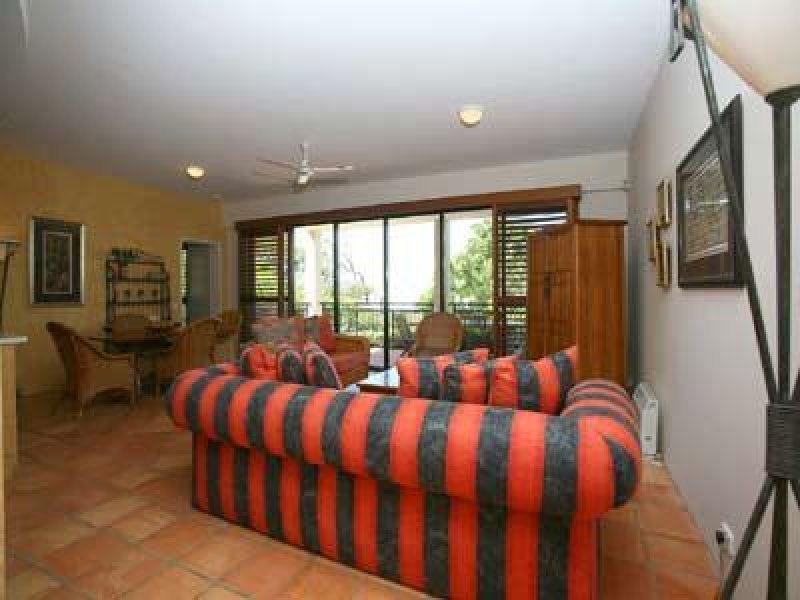 U1 Hilltop Villas - Sunshine Beach Central Picture 2