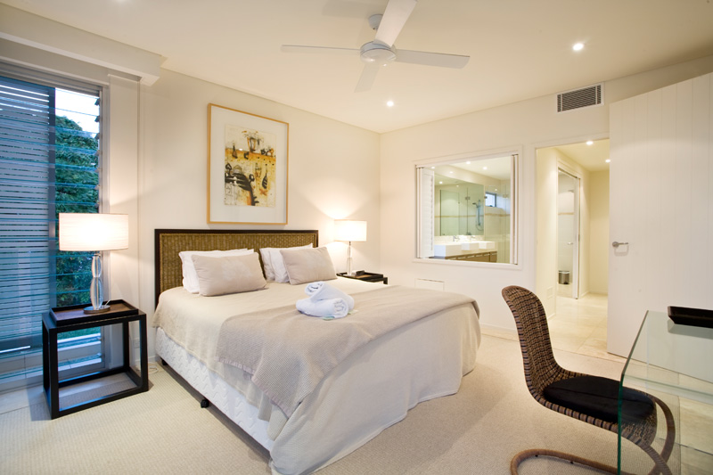 U2 Wai Coco - STUNNING RIVERFRONT APARTMENT Picture 2