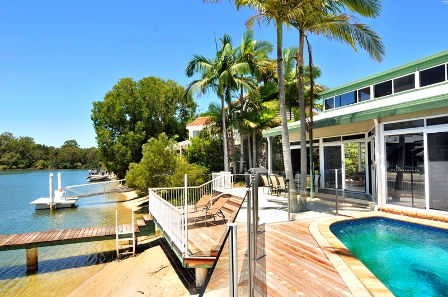 Noosa Sound Waterfront 5 bedroom home Picture 1
