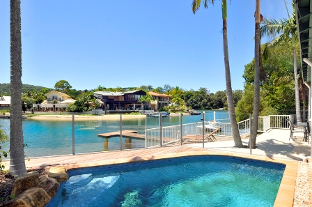 Noosa Sound Waterfront 5 bedroom home Picture 2