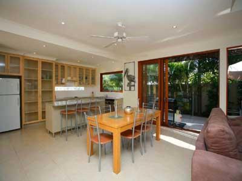 NOOSAVILLE LIVING Picture 2