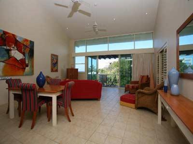 U8 Sempre with Village Atmosphere Picture 2