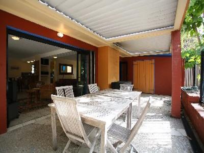 WALK TO BEACH Picture 1