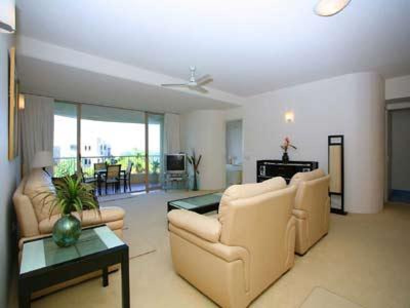 U5 Nereus - Minutes to the stunning Sunshine Beach Picture 2