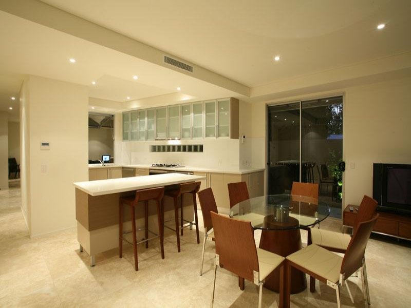 U1 Wai Coco - Stunning RIVERFRONT Picture 2