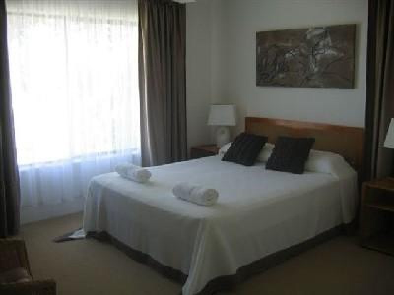 U4 Peza Gardens - Waterfront Picture 3