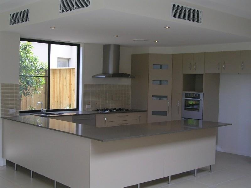 Classic Contemporary Style Villa Picture 3