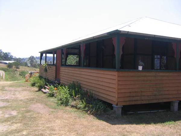 Queenslander in Cootharaba Picture Queenslander in Cootharaba Picture