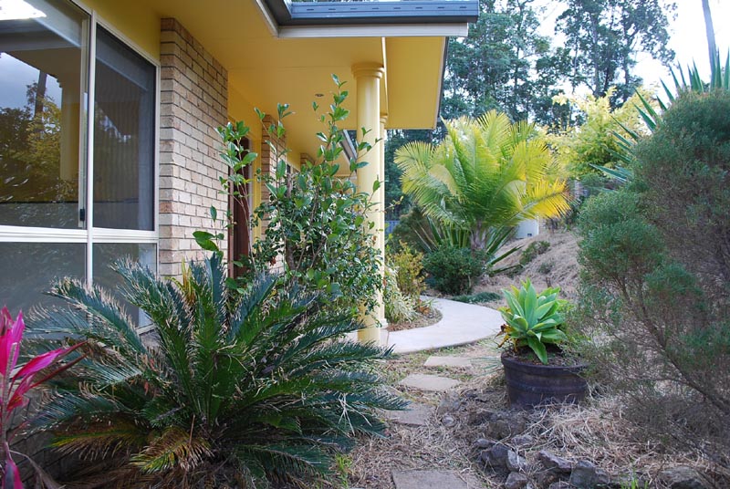 * Price Reduction!!! * Immaculate 3 Bedroom Home on 1 1/4 Acres Picture 3