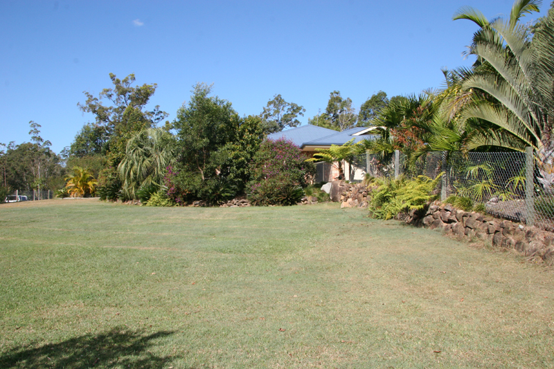 Live In or Invest!! Picture 2