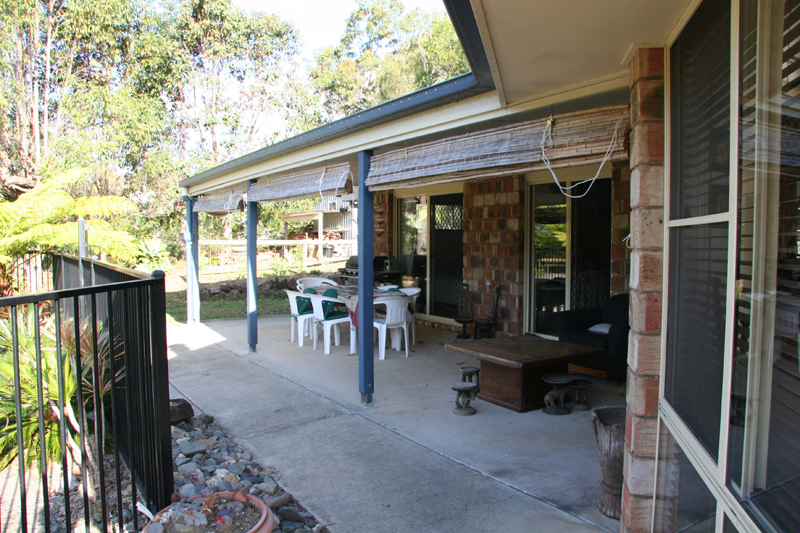 Live In or Invest!! Picture 3