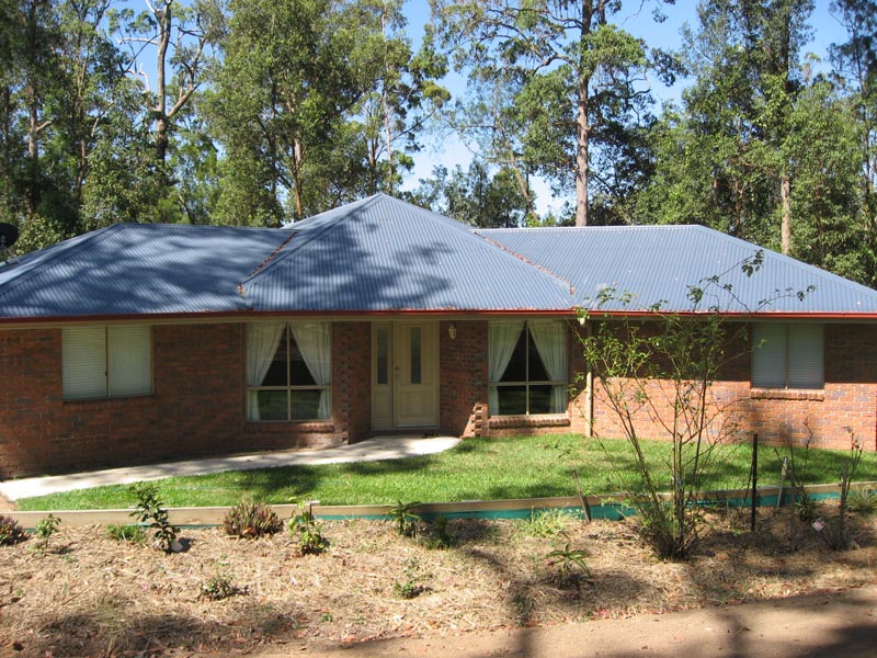 A Great Opportunity to Buy a 4 Bed Brick Home on Acreage at This Price! Picture 1