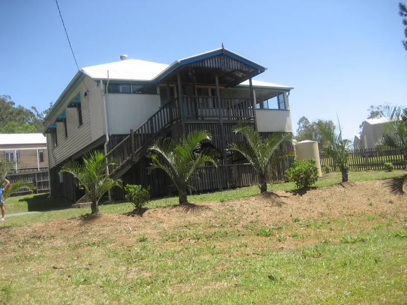 Gorgeous Renovated Queenslander in the heart of Pomona Picture 1