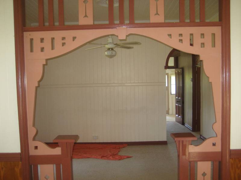 Gorgeous Renovated Queenslander in the heart of Pomona Picture 2