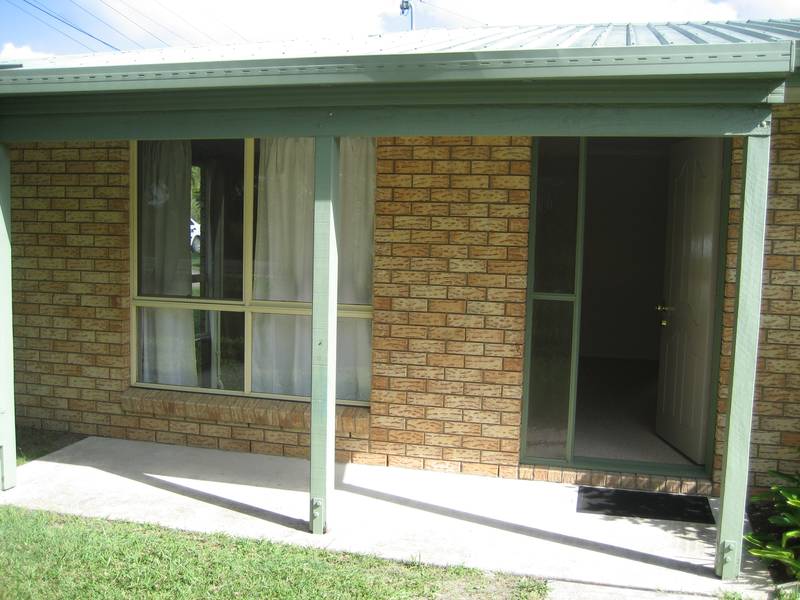 Lovely Three Bedroom Unit Private Courtyard Picture 1